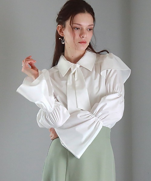 Cheek（チーク）の「キャンディースリーブ袖シャーリングシャツ（シャツ/ブラウス・レディース・カーキ/サックスブルー/オフホワイト・MEDIUM）」の2枚目の写真