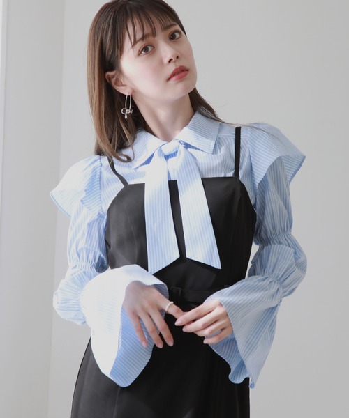 Cheek（チーク）の「キャンディースリーブ袖シャーリングシャツ（シャツ/ブラウス・レディース・カーキ/サックスブルー/オフホワイト・MEDIUM）」の3枚目の写真