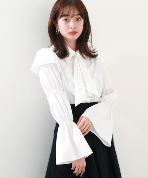 Cheek（チーク）の「キャンディースリーブ袖シャーリングシャツ（シャツ/ブラウス・レディース・カーキ/サックスブルー/オフホワイト・MEDIUM）」の21枚目の写真