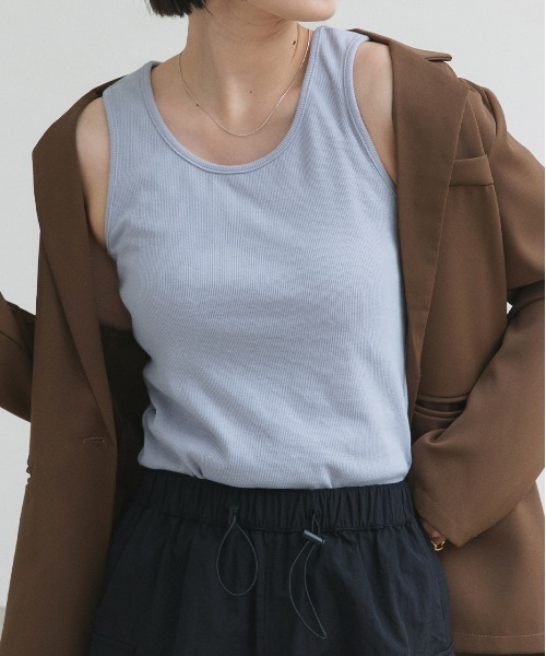 ad thie（アドティエ）の「ベーシック クルーネックタンクトップ（タンクトップ・レディース・グリーン/ライトグリーン/ピンク/パープル/グレー/オフホワイト/アイボリー/ブラック/ライトブルー/ミント/チャコール/ブラウン/カーキ・MEDIUM/LARGE/LL）」の11枚目の写真