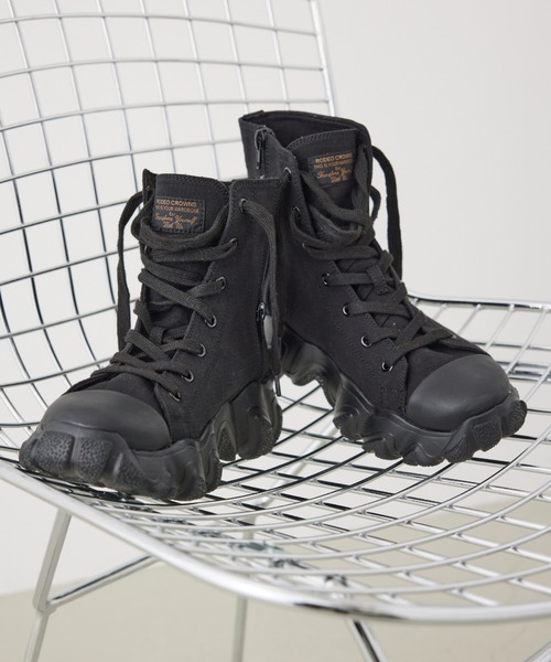 VOLUME SOLE HI CUT SNEAKER