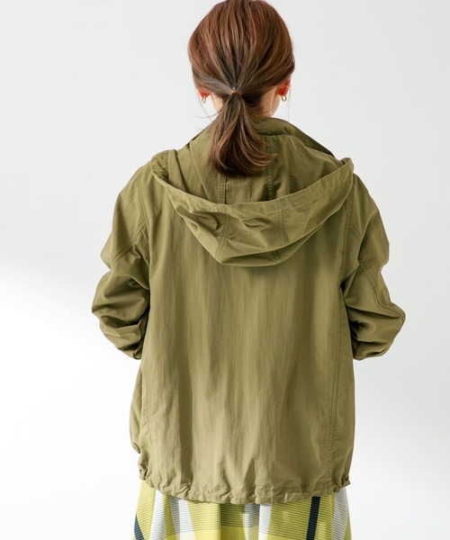 URBAN RESEARCH Sonny Label(アーバンリサーチサニーレーベル)の「撥水マウンテンパーカー(マウンテンパーカー・レディース・ベージュ/オフホワイト/ブラック/カーキ・36/38/40)」の21枚目の写真