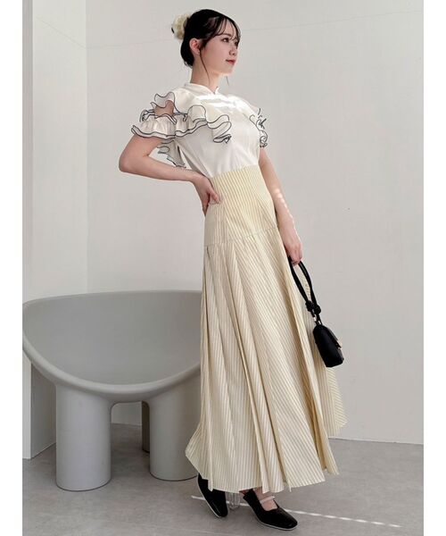 dazzlin（ダズリン）の「フロントホックフリルトップス（Tシャツ/カットソー・レディース・オフホワイト/グレー/ベージュ/ブラック・FREE）」の18枚目の写真