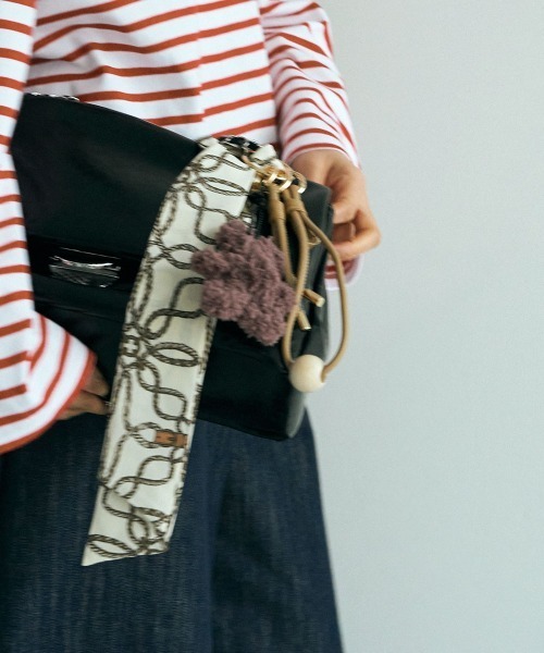 marjour(マージュール)の「ROPE TWILLY(バンダナ/スカーフ・レディース・オフホワイト/ベージュ・FREE)」の4枚目の写真