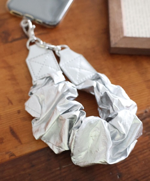 LEPSIM（レプシィム）の「メタリックスマホショートストラップ　110333（PC・スマホグッズ/家電）」