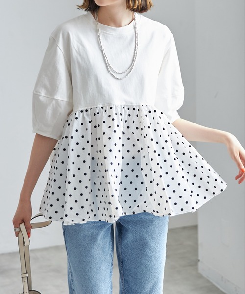 each（イーチ）の「裾ナイロン切替ランタンスリーブペプラムカットソー（Tシャツ/カットソー・レディース・ホワイト/ブラック/グレイッシュベージュ/ブラック×ブラック/ホワイト系その他/ブラック×グレー/ホワイト×シルバー/ブラック×シルバー・FREE）」の3枚目の写真