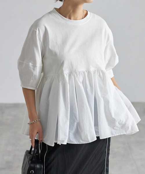 each（イーチ）の「裾ナイロン切替ランタンスリーブペプラムカットソー（Tシャツ/カットソー・レディース・ホワイト/ブラック/グレイッシュベージュ/ブラック×ブラック/ホワイト系その他/ブラック×グレー/ホワイト×シルバー/ブラック×シルバー・FREE）」の2枚目の写真