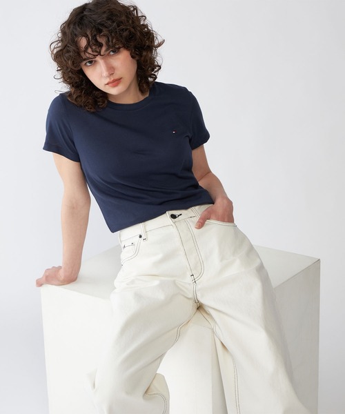 TOMMY HILFIGER(トミーヒルフィガー)の「ベーシッククルーネックTシャツ(Tシャツ/カットソー・レディース・ホワイト/ネイビー/ブラック・LARGE/MEDIUM/SMALL)」の8枚目の写真