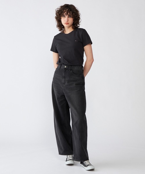 TOMMY HILFIGER(トミーヒルフィガー)の「ベーシッククルーネックTシャツ(Tシャツ/カットソー・レディース・ホワイト/ネイビー/ブラック・LARGE/MEDIUM/SMALL)」の19枚目の写真