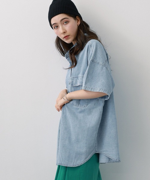 saloon（サルーン）の「SALOON(サルーン)/ 【InRed7月号掲載】《再入荷》6.5OZデニム半袖シャツ【手洗い可】（シャツ/ブラウス・レディース・ブラック/ライトブルー・FREE）」の4枚目の写真