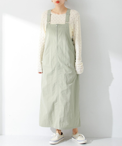 URBAN RESEARCH Sonny Label（アーバンリサーチサニーレーベル）の「ナイロンタフタジャンパースカート（ジャンパースカート・レディース・ライトカーキ/ブラック・FREE）」の2枚目の写真