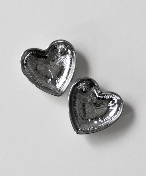 me+em select（ミームセレクト）の「ボリュームシルバーハートピアス ／ VOLUME SILVER HEART PIERCE（ピアス（両耳用）・レディース・シルバー・FREE）」の13枚目の写真