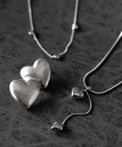 me+em select（ミームセレクト）の「ボリュームシルバーハートピアス ／ VOLUME SILVER HEART PIERCE（ピアス（両耳用）・レディース・シルバー・FREE）」の11枚目の写真