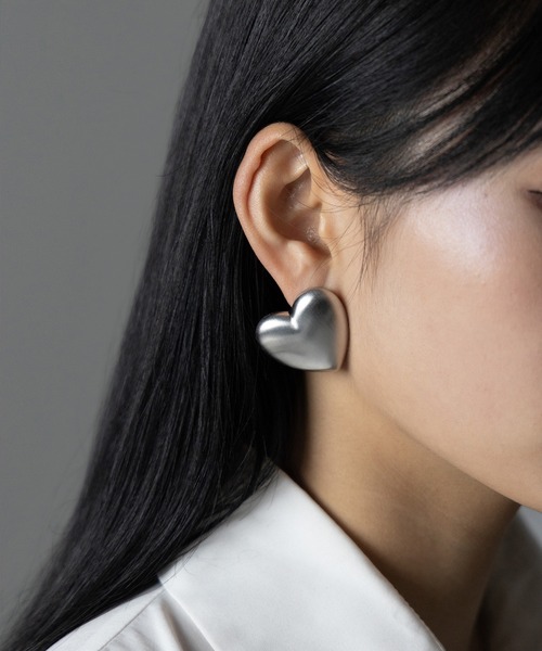 me+em select（ミームセレクト）の「ボリュームシルバーハートピアス ／ VOLUME SILVER HEART PIERCE（ピアス（両耳用）・レディース・シルバー・FREE）」の18枚目の写真