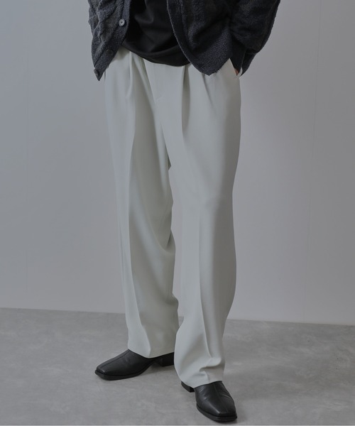 JUNRED（ジュンレッド）の「ライトスルー２タックワイドパンツ（スラックス・メンズ・ブラック/ホワイト系その他/ベージュ・L/S/M）」の2枚目の写真