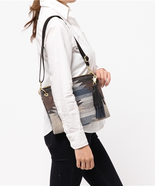 Another Edition（アナザーエディション）の「2Wayネイティブショルダーバッグ/AE 2WayNATIV SHLD◆（ショルダーバッグ・レディース・オフホワイト/ネイビー・フリー）」の13枚目の写真