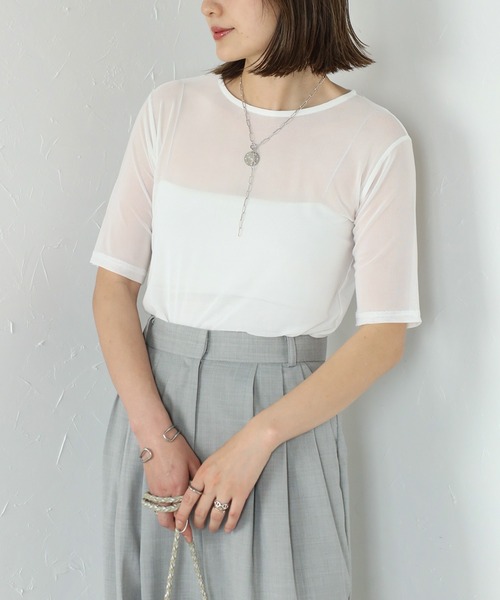 Bonjour Sagan(ボンジュールサガン)の「クルーネックハーフスリーブシアープルオーバー(Tシャツ/カットソー・レディース・オフホワイト/ライトイエロー/ベージュ/ブラック/ライトブルー・FREE)」の2枚目の写真