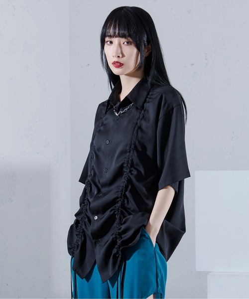 Ellno Loset（エルノロゼット）の「フロントドロストルーズシャツ