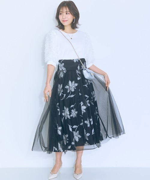 marun（マルン）の「＜大きいサイズ＞ オーバーチュールフラワープリントスカート marun（スカート・レディース・アイボリー系/ブラック系・4L/3L/LL/L/5L）」の14枚目の写真