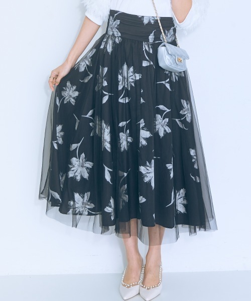 marun（マルン）の「＜大きいサイズ＞ オーバーチュールフラワープリントスカート marun（スカート・レディース・アイボリー系/ブラック系・4L/3L/LL/L/5L）」の11枚目の写真