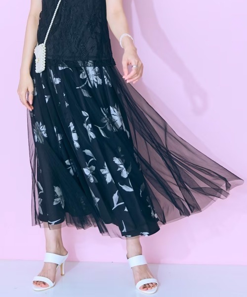 marun（マルン）の「＜大きいサイズ＞ オーバーチュールフラワープリントスカート marun（スカート・レディース・アイボリー系/ブラック系・4L/3L/LL/L/5L）」の7枚目の写真