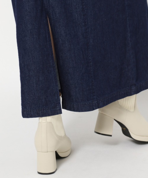 mysty woman（ミスティウーマン）の「太ストラップデニムジャンスカ 140864（ジャンパースカート・レディース・ネイビー/ブラック・FREE）」の14枚目の写真
