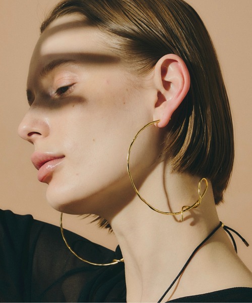 【Vitaly】Elliptical フープ デザイン ピアス 2色 セール】【金属アレルギー対応】Spiral Needle Pierce