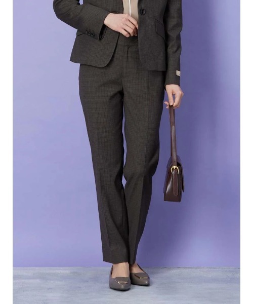 Perfect Suit FActory（パーフェクトスーツファクトリー）の「デレガントスーツ　ミニチェック　テーパードパンツ　ネイビー/ブラウン【マシンウォッシャブル】 【スリム】【ストレッチ】（スーツパンツ・レディース・ネイビー/ブラウン・11号/13号/7号/9号）」の2枚目の写真