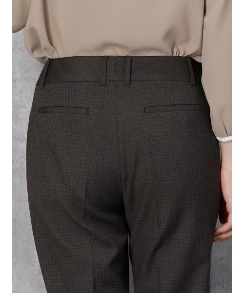 Perfect Suit FActory（パーフェクトスーツファクトリー）の「デレガントスーツ　ミニチェック　テーパードパンツ　ネイビー/ブラウン【マシンウォッシャブル】 【スリム】【ストレッチ】（スーツパンツ・レディース・ネイビー/ブラウン・11号/13号/7号/9号）」の11枚目の写真
