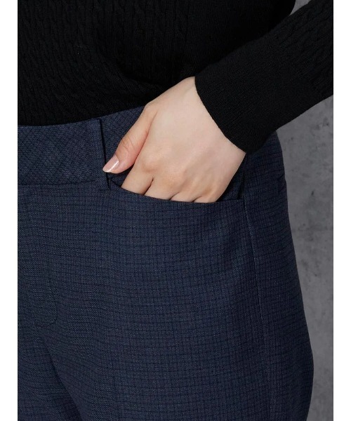 Perfect Suit FActory（パーフェクトスーツファクトリー）の「デレガントスーツ　ミニチェック　テーパードパンツ　ネイビー/ブラウン【マシンウォッシャブル】 【スリム】【ストレッチ】（スーツパンツ・レディース・ネイビー/ブラウン・11号/13号/7号/9号）」の18枚目の写真