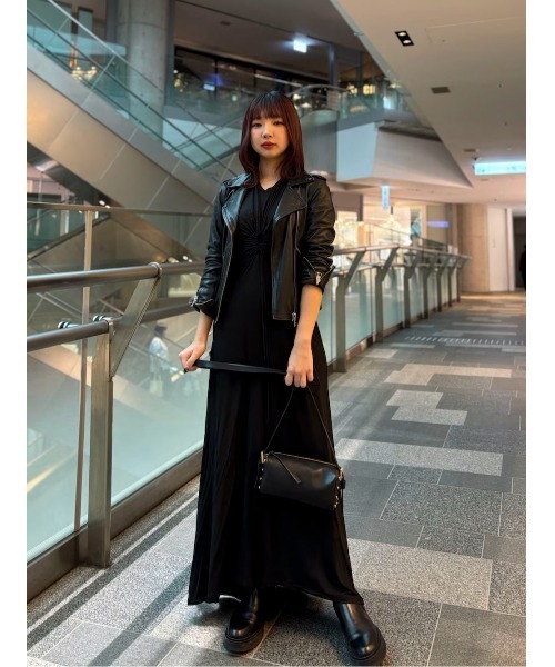 ALLSAINTS（オールセインツ）の「MIRO BARRELL LEATHER CROSSBODY BAG