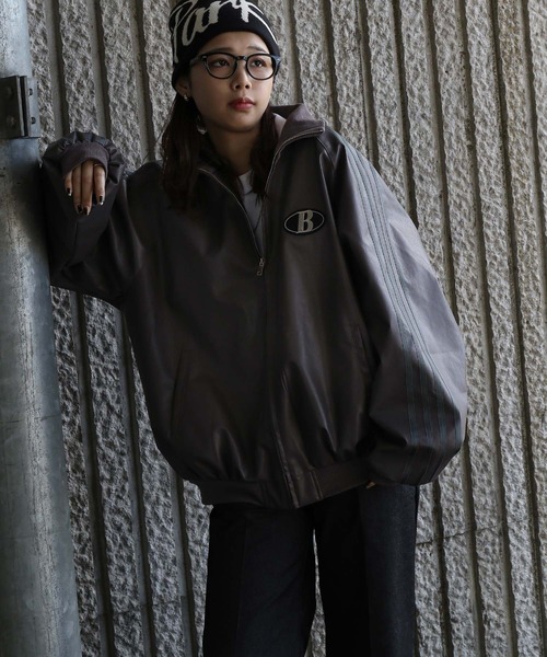 ZIP FIVE(ジップファイブ)の「【ZIP FIVE】 ロゴワッペン 袖ストライプ バルーン レザー ブルゾン / ジャケット / エコレザー(ブルゾン・メンズ・チャコール/ブラック・LARGE/MEDIUM)」の18枚目の写真