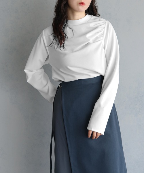 &g'aime（アンジェム）の「【&g'aime】ハイネックギャザーカットジョーゼットトップス　HIGHNECK GATHER GEORGETTE TOPS（Tシャツ/カットソー・レディース・カーキ/ブラック/ホワイト・FREE）」の5枚目の写真