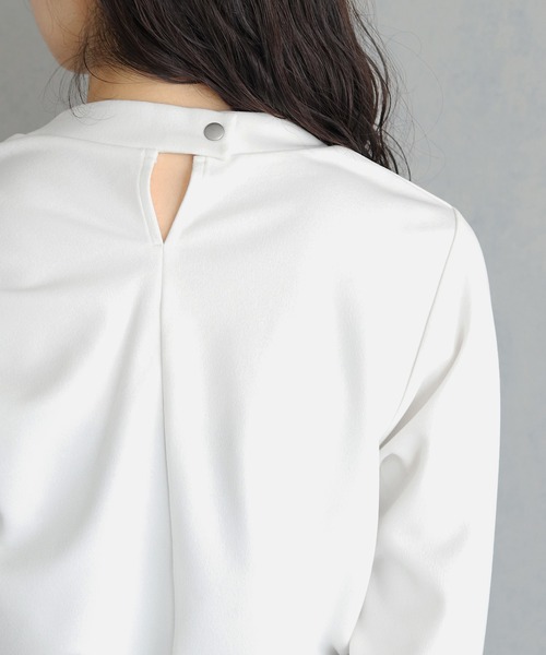 &g'aime（アンジェム）の「【&g'aime】ハイネックギャザーカットジョーゼットトップス　HIGHNECK GATHER GEORGETTE TOPS（Tシャツ/カットソー・レディース・カーキ/ブラック/ホワイト・FREE）」の9枚目の写真