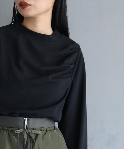 &g'aime（アンジェム）の「【&g'aime】ハイネックギャザーカットジョーゼットトップス　HIGHNECK GATHER GEORGETTE TOPS（Tシャツ/カットソー・レディース・カーキ/ブラック/ホワイト・FREE）」の13枚目の写真