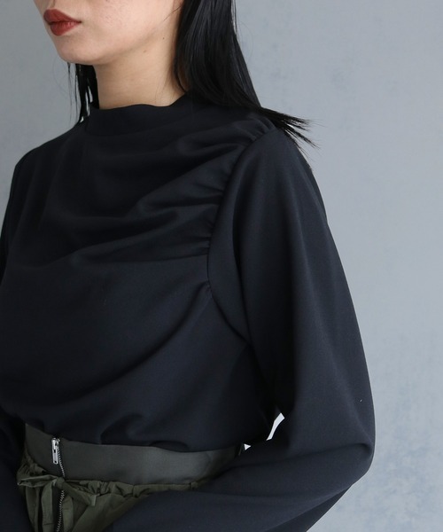 &g'aime（アンジェム）の「【&g'aime】ハイネックギャザーカットジョーゼットトップス　HIGHNECK GATHER GEORGETTE TOPS（Tシャツ/カットソー・レディース・カーキ/ブラック/ホワイト・FREE）」の14枚目の写真