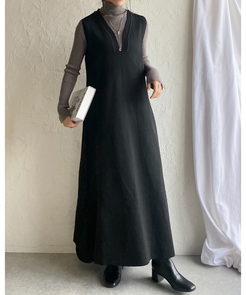 She's Closet(シーズクローゼット)の「深Vネックノースリーブロング丈Aラインジャンスカフレアニットワンピース(ワンピース・レディース・アイボリー/ブラック・FREE)」の4枚目の写真