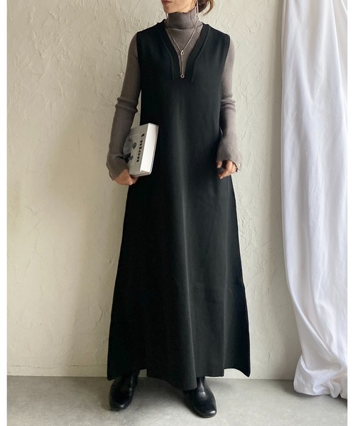 She's Closet(シーズクローゼット)の「深Vネックノースリーブロング丈Aラインジャンスカフレアニットワンピース(ワンピース・レディース・アイボリー/ブラック・FREE)」の13枚目の写真