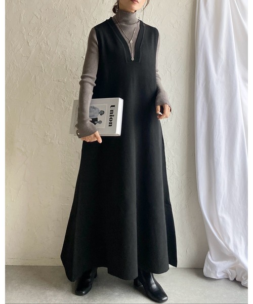 She's Closet(シーズクローゼット)の「深Vネックノースリーブロング丈Aラインジャンスカフレアニットワンピース(ワンピース・レディース・アイボリー/ブラック・FREE)」の18枚目の写真