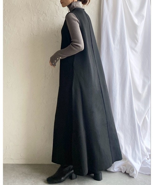 She's Closet(シーズクローゼット)の「深Vネックノースリーブロング丈Aラインジャンスカフレアニットワンピース(ワンピース・レディース・アイボリー/ブラック・FREE)」の19枚目の写真