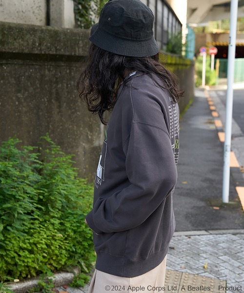 The Beatles（ザビートルズ）の「THE BEATLES ザ ビートルズツアープリントトレーナー（スウェット・メンズ・ライトグレー/チャコール/オフホワイト・L/M/LL）」の6枚目の写真