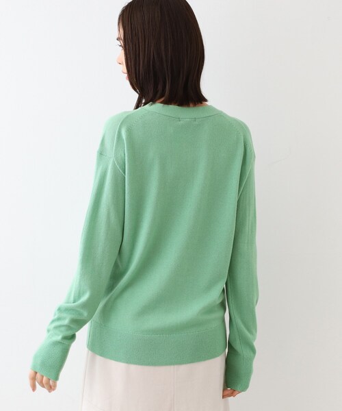 INDIVI（インディヴィ）の「◆【カシミヤ混】Vネックコクーンシルエットニット（ニット/セーター・レディース・ブラック/オフホワイト/ライトグリーン/グレー系4/オレンジ系・38/34/05/15 /13/19）」の18枚目の写真