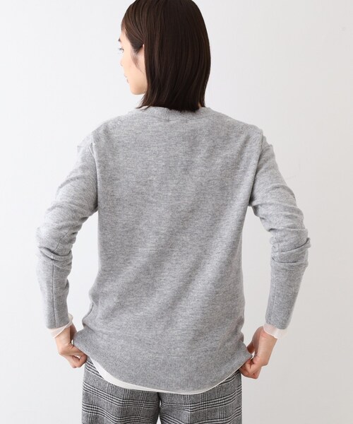 INDIVI（インディヴィ）の「◆【カシミヤ混】Vネックコクーンシルエットニット（ニット/セーター・レディース・ブラック/オフホワイト/ライトグリーン/グレー系4/オレンジ系・38/34/05/15 /13/19）」の13枚目の写真