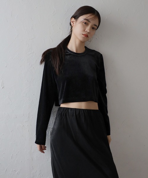 ENC(エンク)の「velour cropped pullover / ベロアクロップド丈プルオーバー(Tシャツ/カットソー・レディース・ブラック/キナリ/ベージュ/ダークブラウン・FREE)」の4枚目の写真