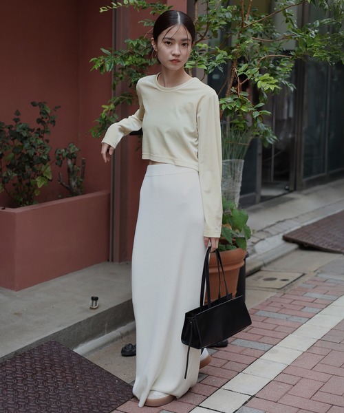 ENC(エンク)の「velour cropped pullover / ベロアクロップド丈プルオーバー(Tシャツ/カットソー・レディース・ブラック/キナリ/ベージュ/ダークブラウン・FREE)」の10枚目の写真