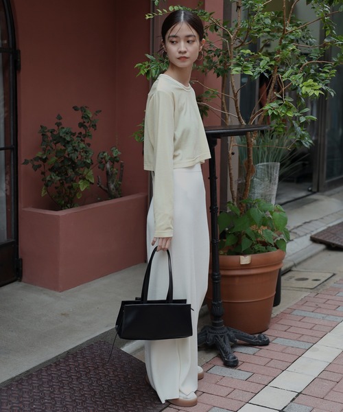 ENC(エンク)の「velour cropped pullover / ベロアクロップド丈プルオーバー(Tシャツ/カットソー・レディース・ブラック/キナリ/ベージュ/ダークブラウン・FREE)」の11枚目の写真