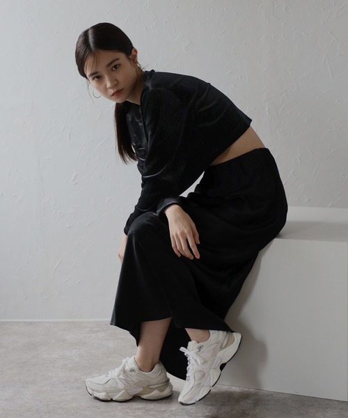 ENC(エンク)の「velour cropped pullover / ベロアクロップド丈プルオーバー(Tシャツ/カットソー・レディース・ブラック/キナリ/ベージュ/ダークブラウン・FREE)」の16枚目の写真