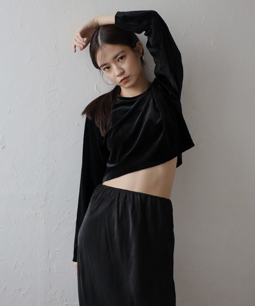 ENC(エンク)の「velour cropped pullover / ベロアクロップド丈プルオーバー(Tシャツ/カットソー・レディース・ブラック/キナリ/ベージュ/ダークブラウン・FREE)」の17枚目の写真