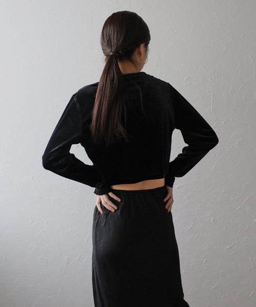 ENC(エンク)の「velour cropped pullover / ベロアクロップド丈プルオーバー(Tシャツ/カットソー・レディース・ブラック/キナリ/ベージュ/ダークブラウン・FREE)」の21枚目の写真