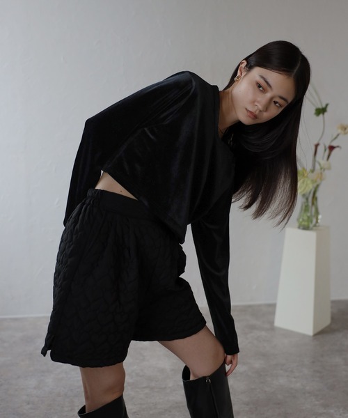 ENC(エンク)の「velour cropped pullover / ベロアクロップド丈プルオーバー(Tシャツ/カットソー・レディース・ブラック/キナリ/ベージュ/ダークブラウン・FREE)」の22枚目の写真